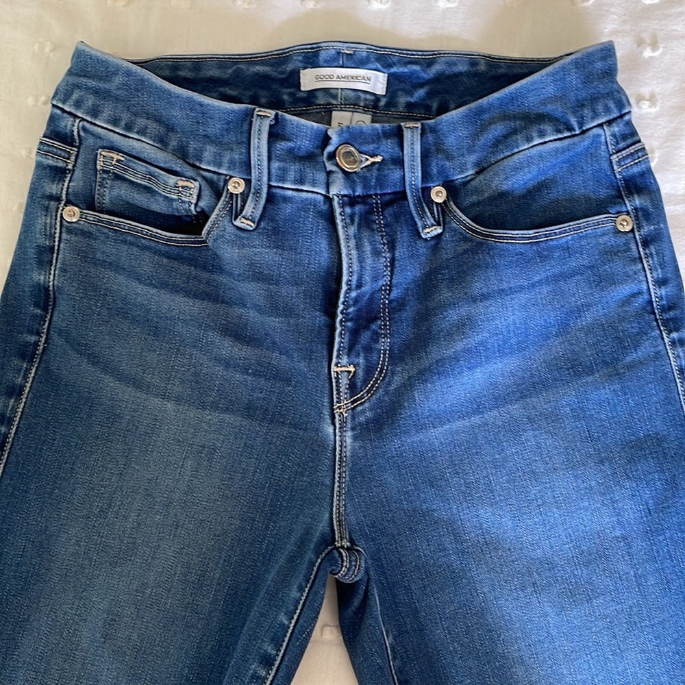 Good American Good Petite Straight Jeans